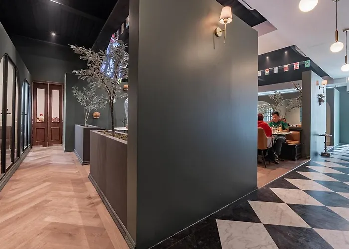 The Striped Loft Modern Elegance-centric Location *